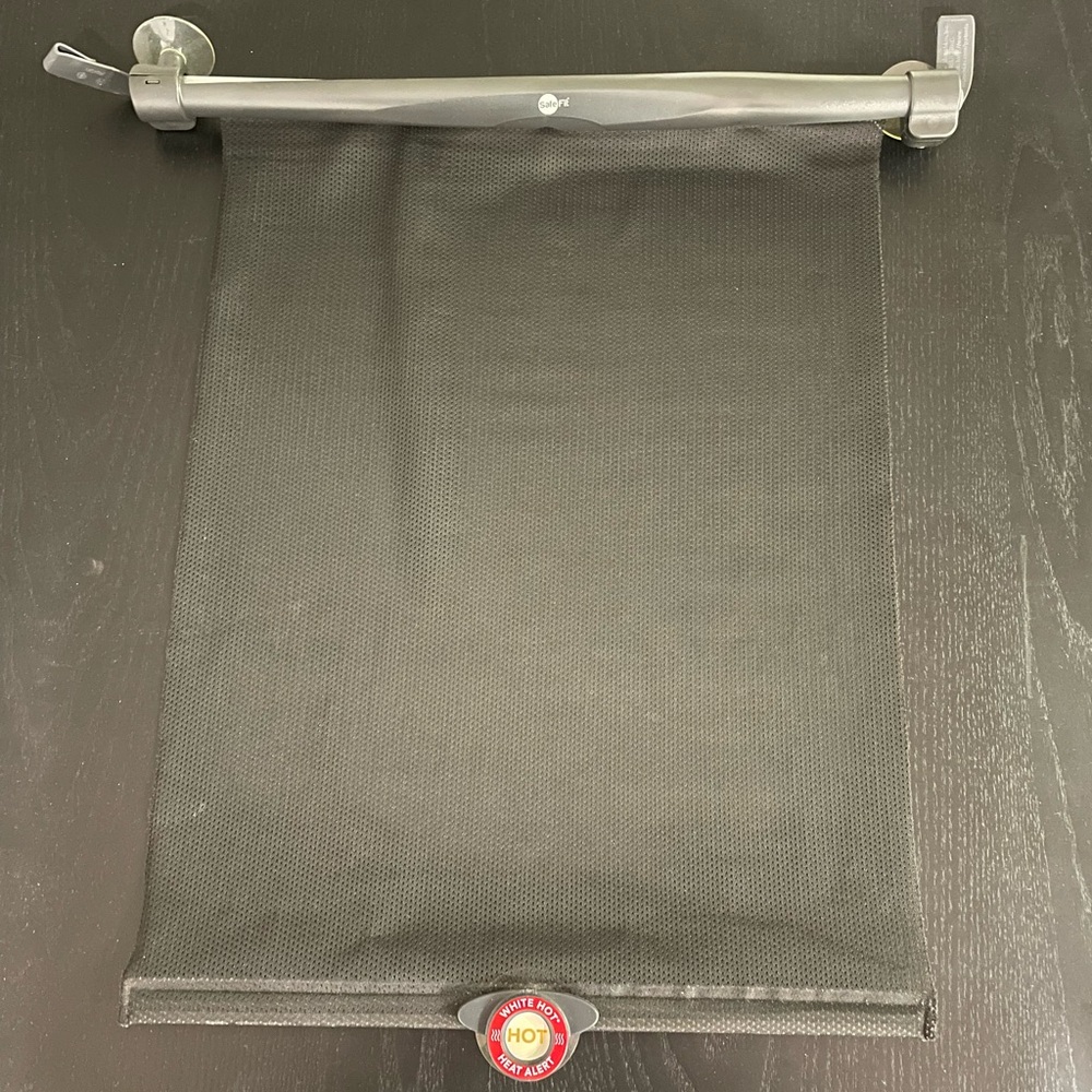 Safe Fit Adjust-to-Fit SUN SHADE Kids Sun Guard Window